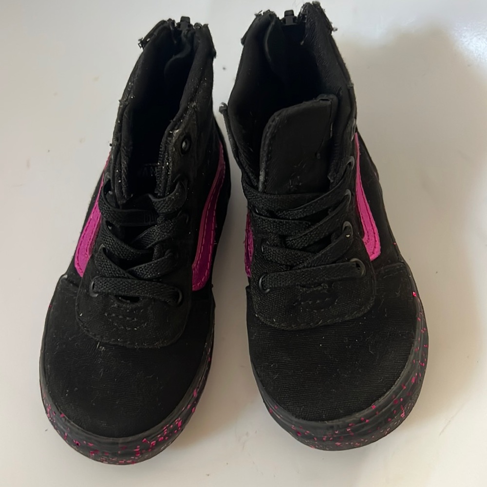 Vans high top sneaker VGUC